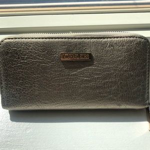 Micheal Kors Wallet